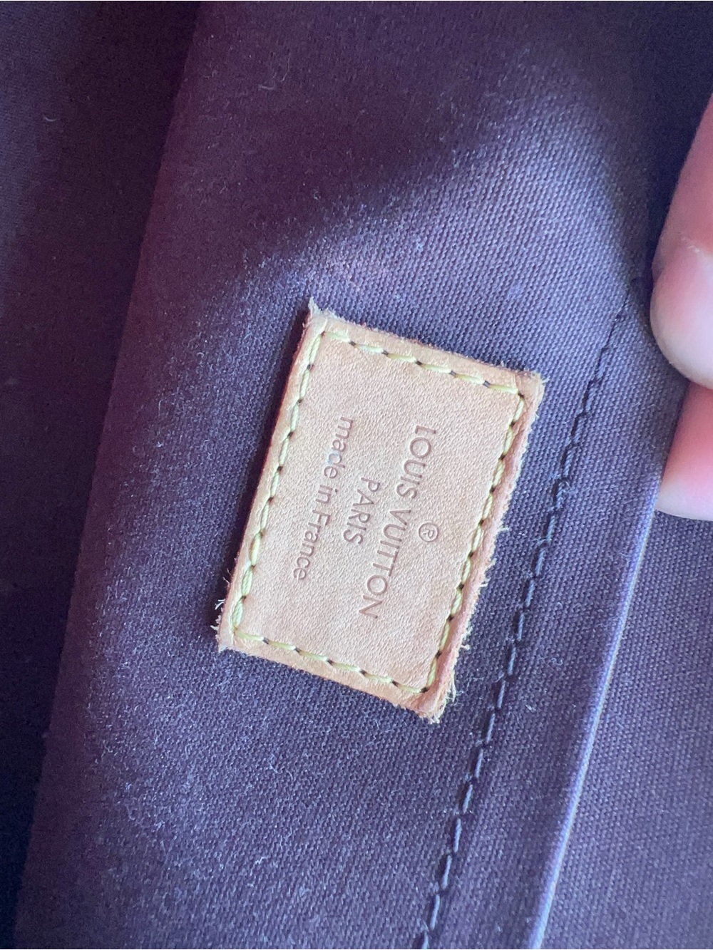 LOUIS VUITTON AMARANTE VERNIS ROSEWOOD AVENUE BAG - Picture 9 of 12